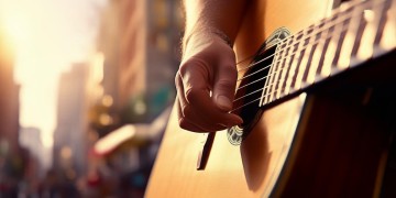 站在街上弹奏吉他，这是哪首歌？